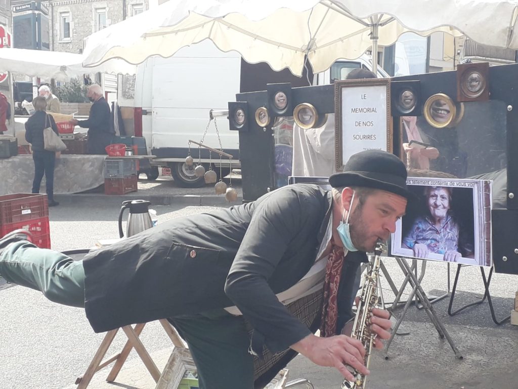 Le mémorial de nos sourires Accompagné en musique sur le marché de St Peray